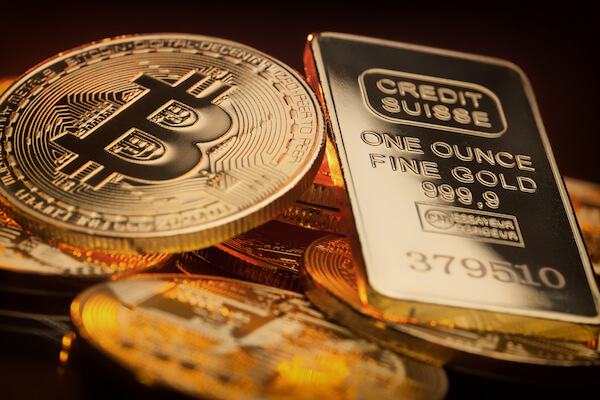 Bitcoin & Gold: volatility hedged with protection